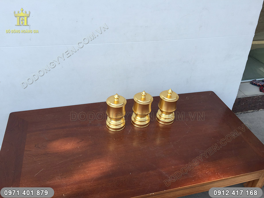 đ&agrave;i thờ d&aacute;t v&agrave;ng